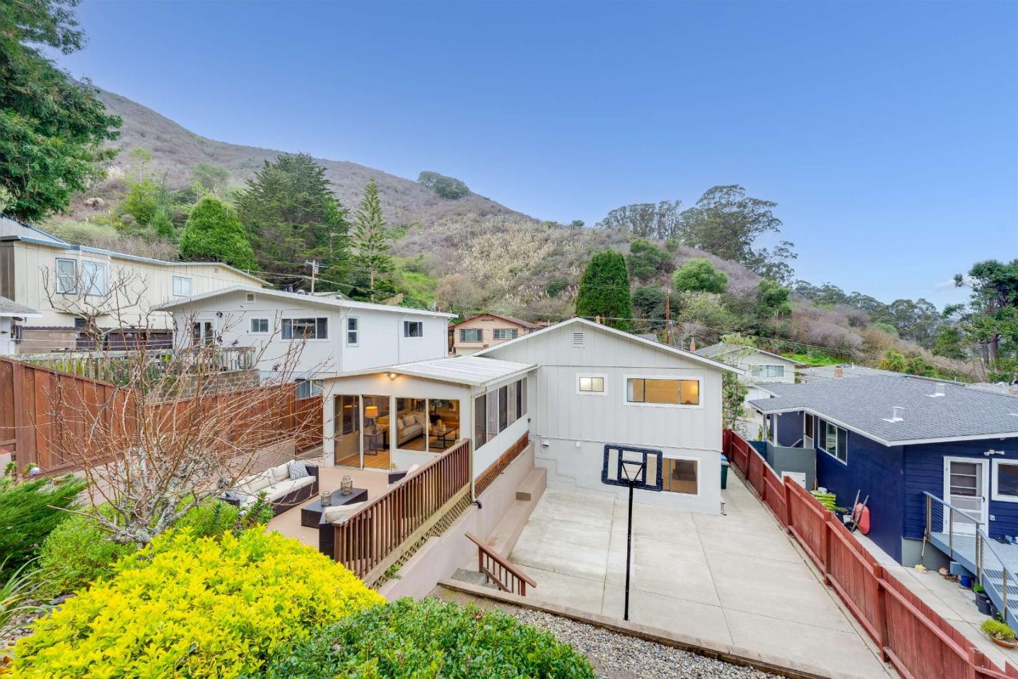 Detail Gallery Image 30 of 61 For 1536 Valdez Way, Pacifica,  CA 94044 - 3 Beds | 2 Baths