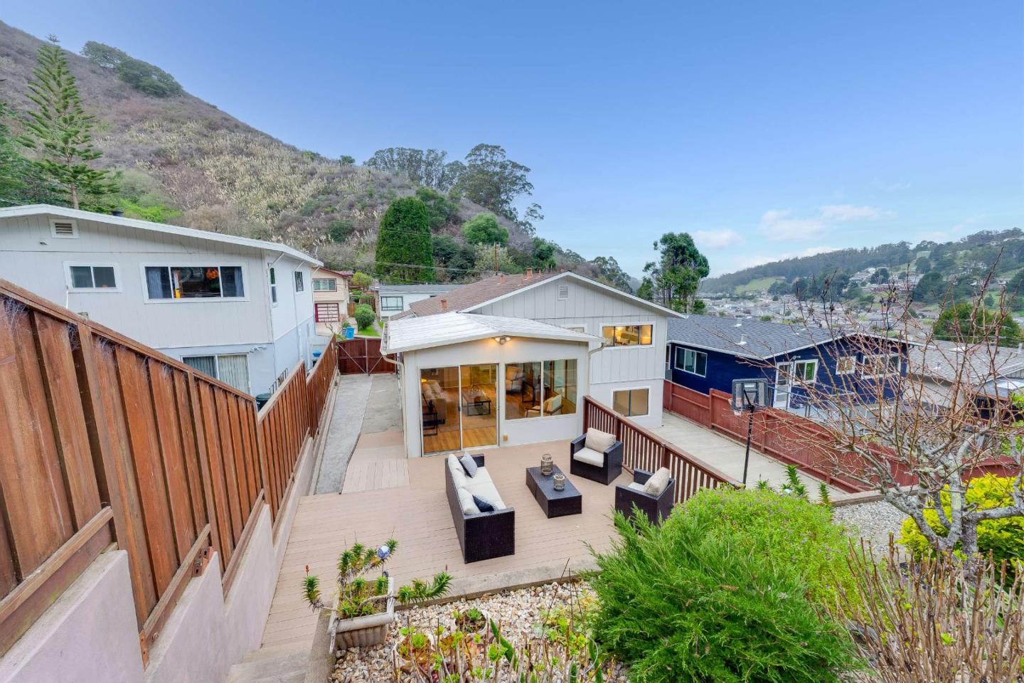 Detail Gallery Image 31 of 61 For 1536 Valdez Way, Pacifica,  CA 94044 - 3 Beds | 2 Baths