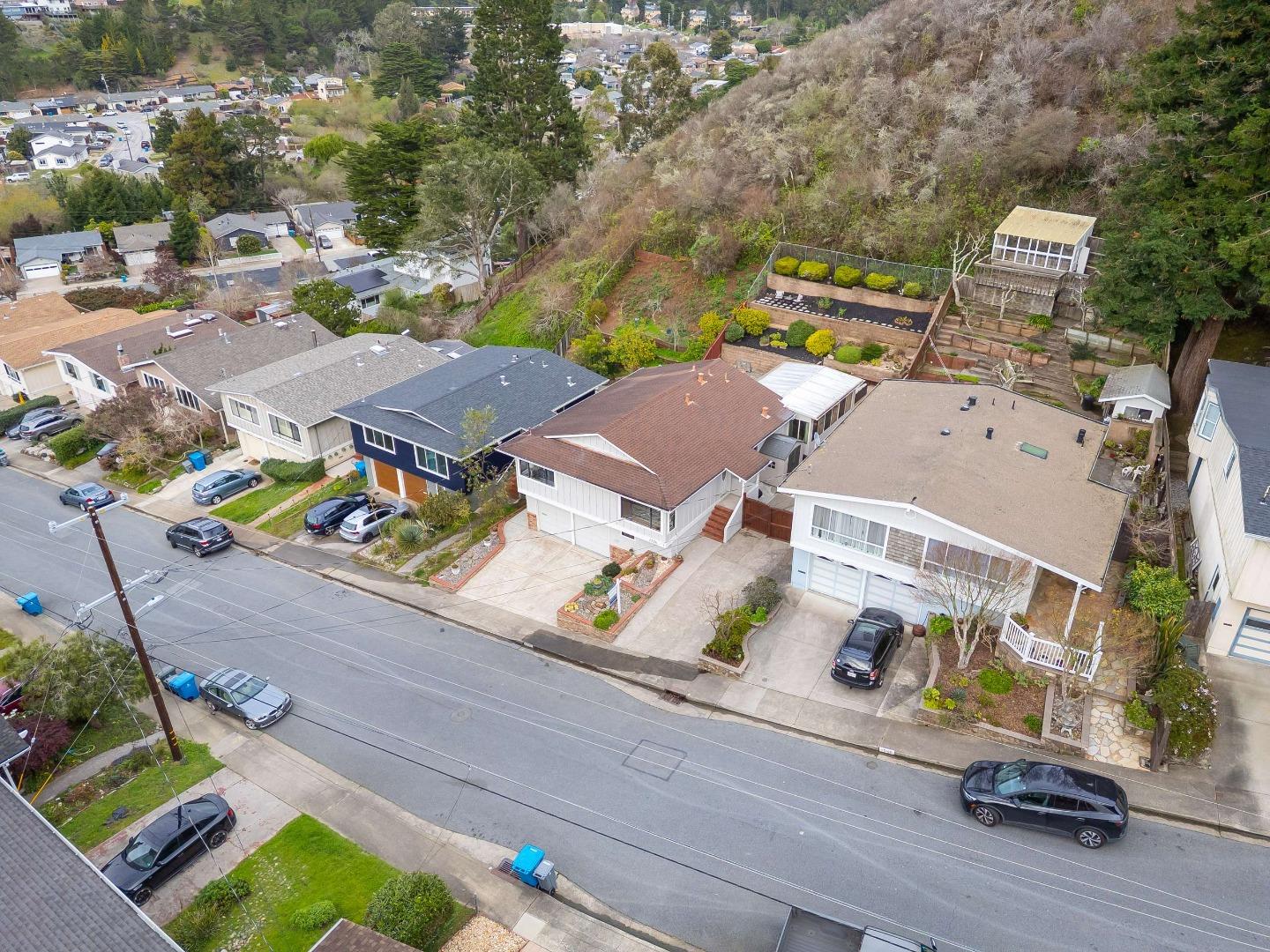 Detail Gallery Image 34 of 61 For 1536 Valdez Way, Pacifica,  CA 94044 - 3 Beds | 2 Baths