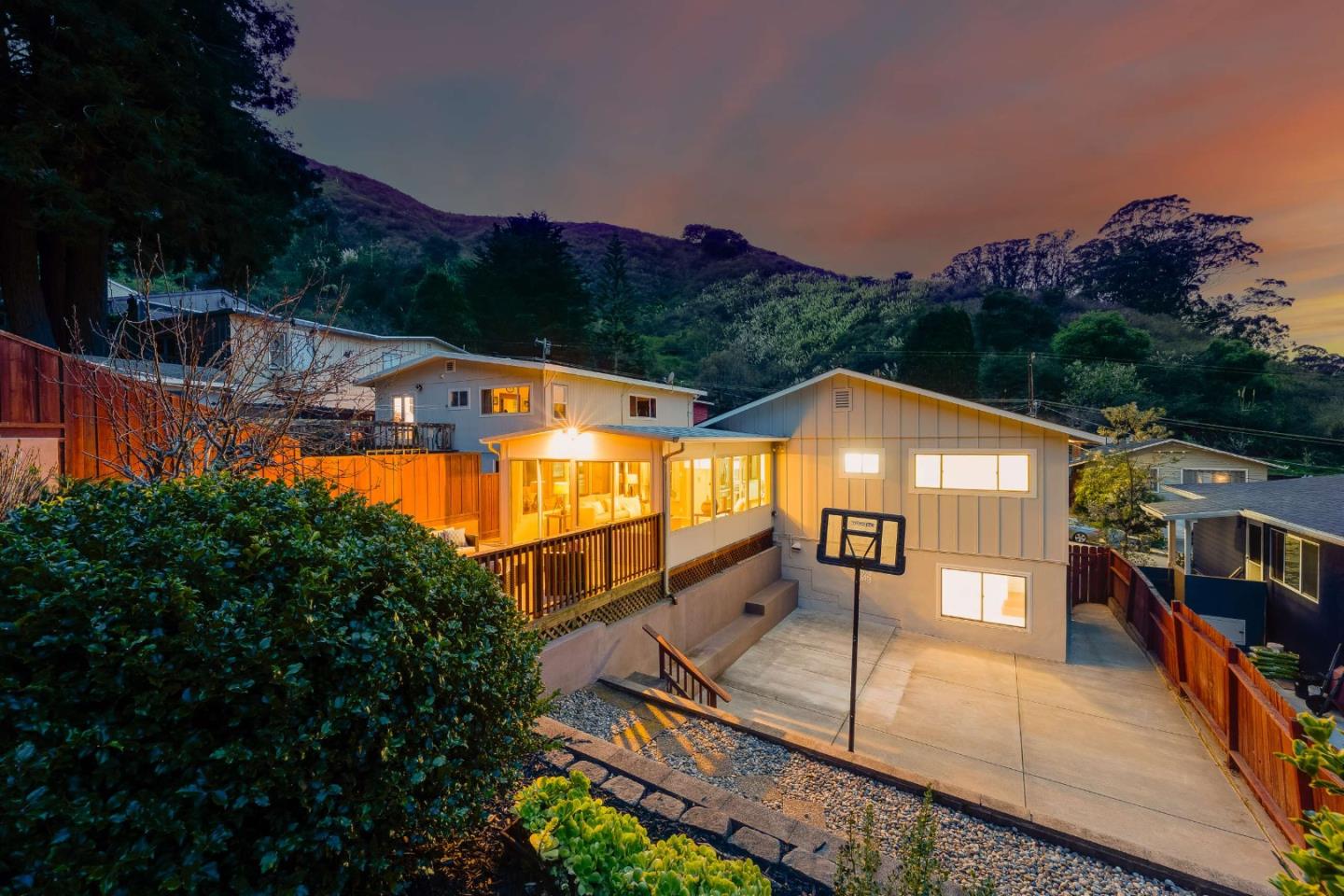 Detail Gallery Image 55 of 61 For 1536 Valdez Way, Pacifica,  CA 94044 - 3 Beds | 2 Baths