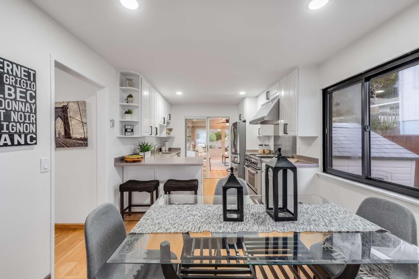 Detail Gallery Image 8 of 61 For 1536 Valdez Way, Pacifica,  CA 94044 - 3 Beds | 2 Baths