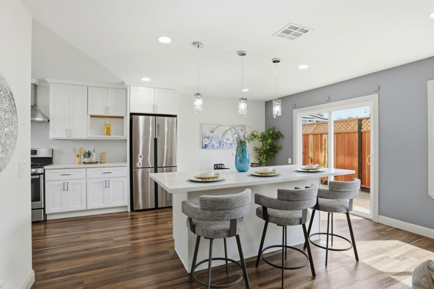 Detail Gallery Image 12 of 43 For 3281 Lantern Way, San Jose,  CA 95111 - 4 Beds | 2/1 Baths