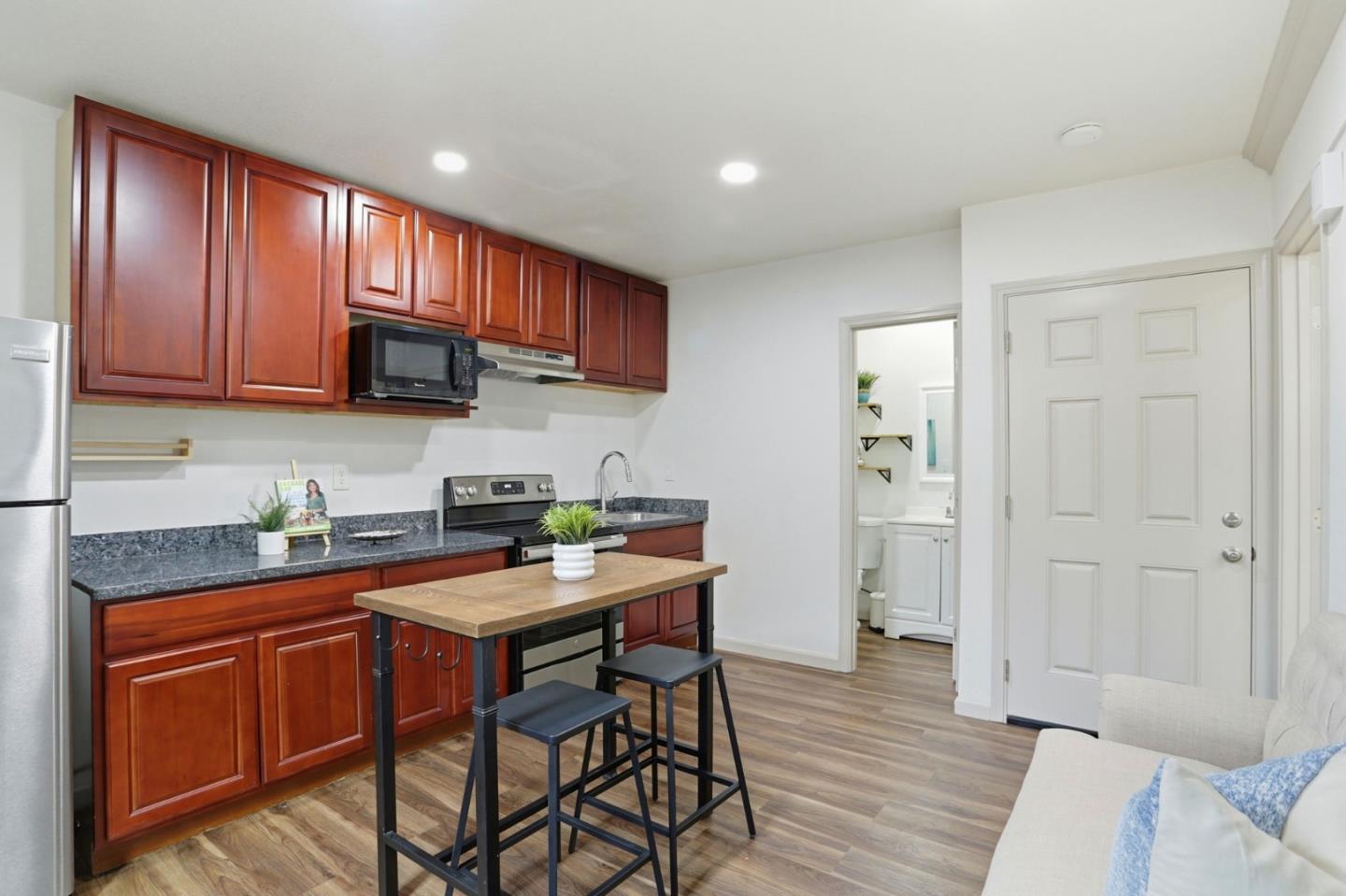 Detail Gallery Image 30 of 43 For 3281 Lantern Way, San Jose,  CA 95111 - 4 Beds | 2/1 Baths