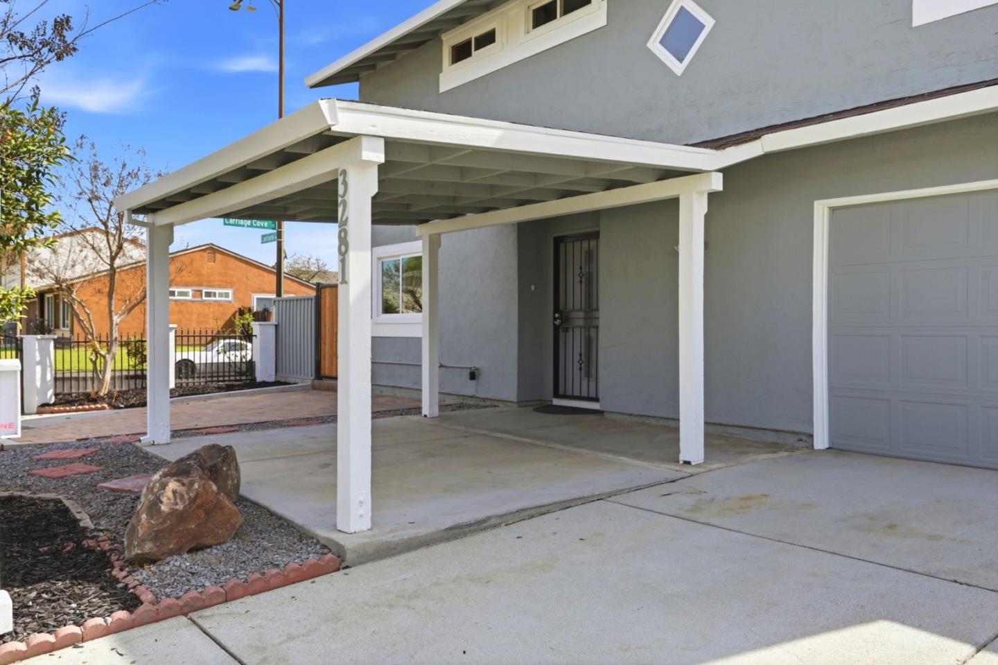 Detail Gallery Image 4 of 43 For 3281 Lantern Way, San Jose,  CA 95111 - 4 Beds | 2/1 Baths