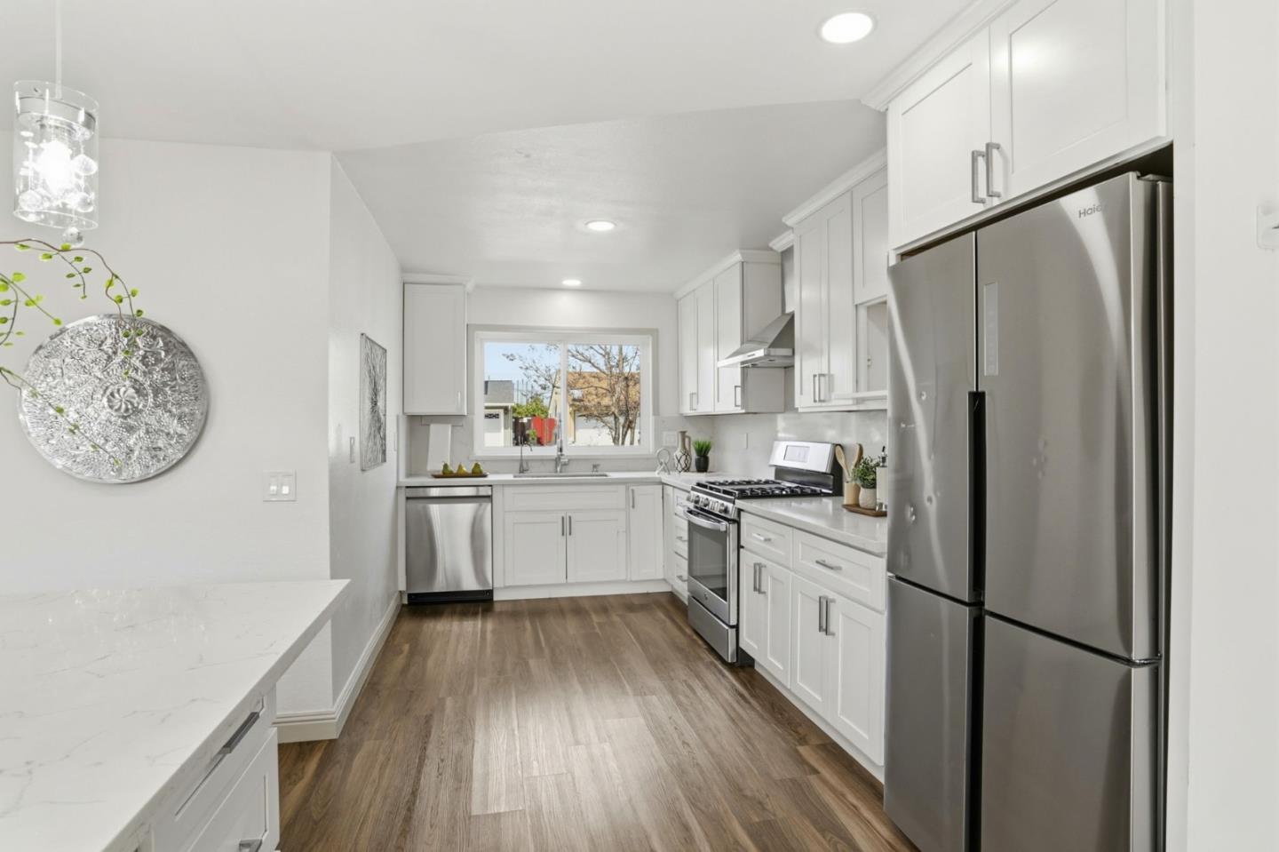 Detail Gallery Image 8 of 43 For 3281 Lantern Way, San Jose,  CA 95111 - 4 Beds | 2/1 Baths