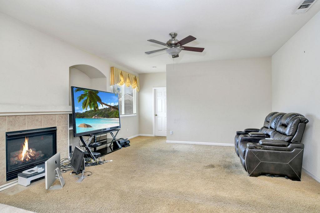 Detail Gallery Image 11 of 28 For 3605 Gloria Ct, Stockton,  CA 95205 - 5 Beds | 3 Baths