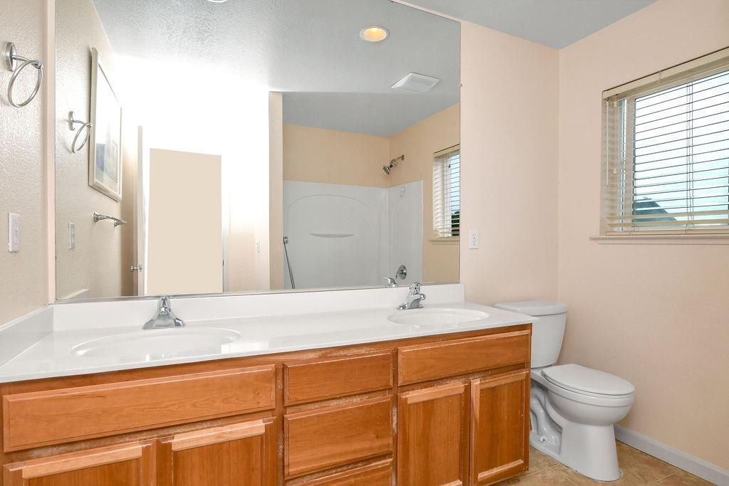 Detail Gallery Image 15 of 28 For 3605 Gloria Ct, Stockton,  CA 95205 - 5 Beds | 3 Baths