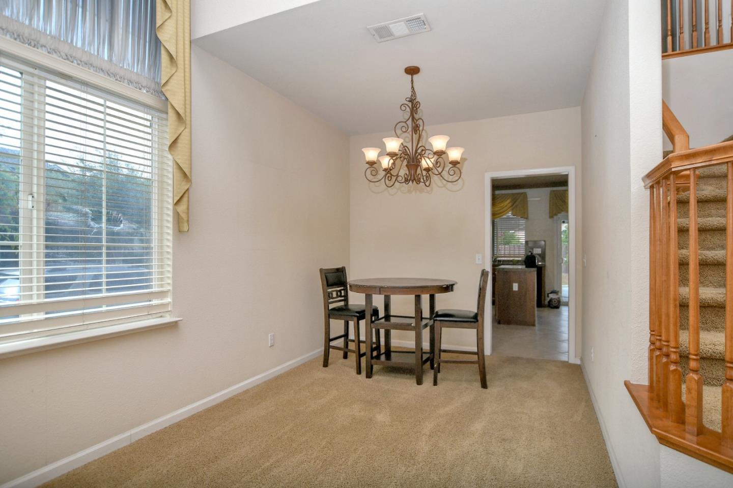 Detail Gallery Image 6 of 28 For 3605 Gloria Ct, Stockton,  CA 95205 - 5 Beds | 3 Baths