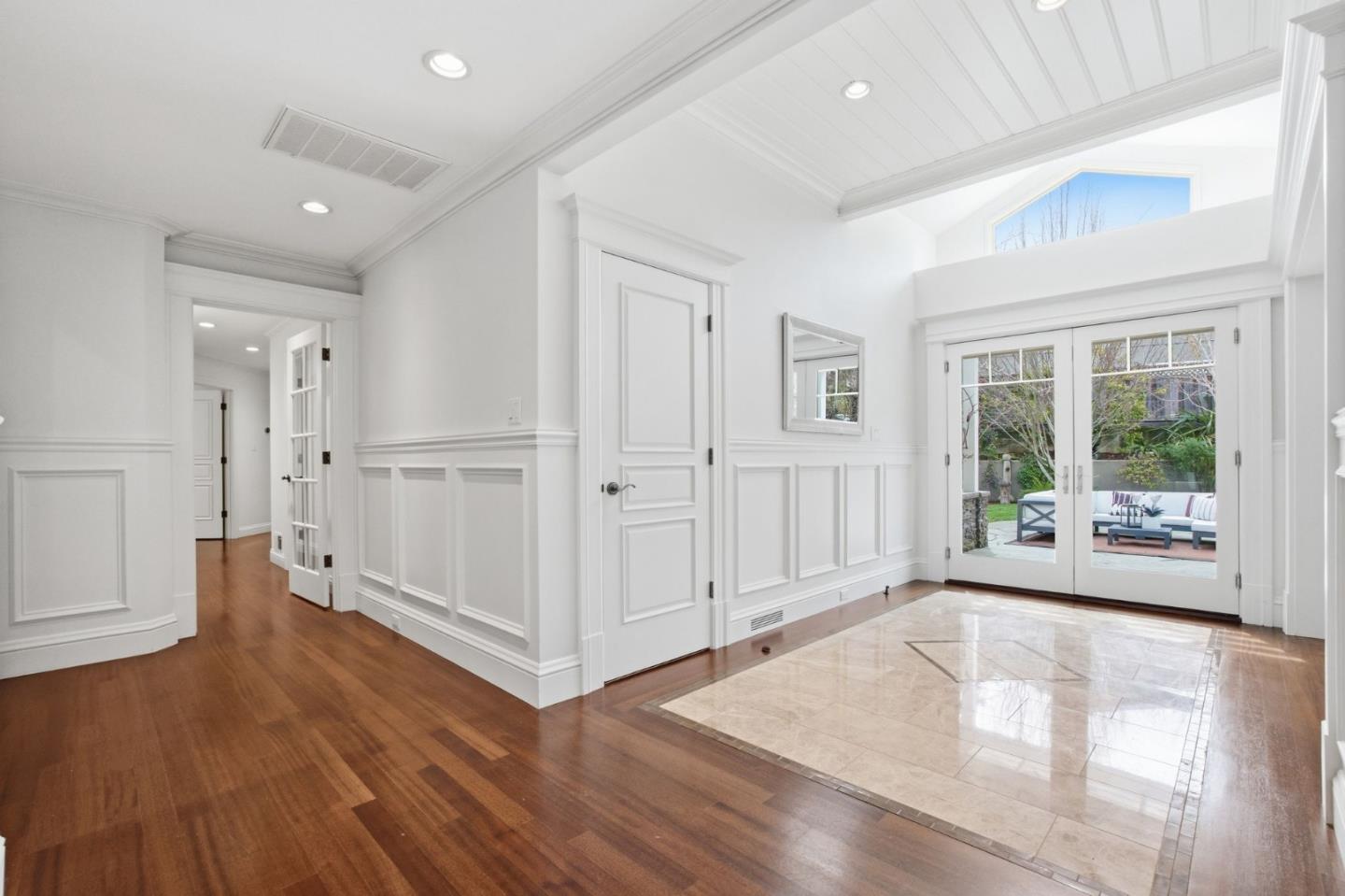 Detail Gallery Image 26 of 47 For 10 Alderlee Way, San Carlos,  CA 94070 - 5 Beds | 4/1 Baths