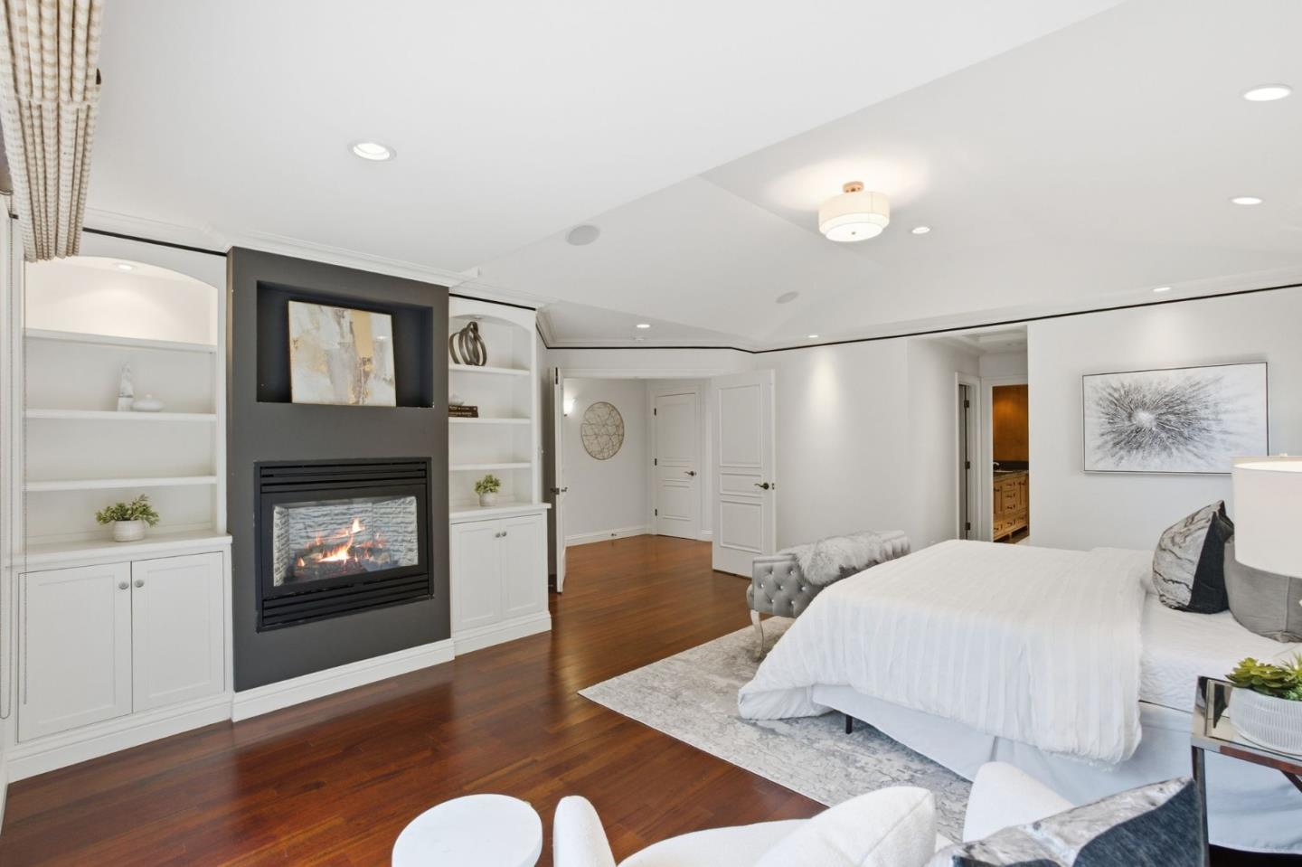 Detail Gallery Image 28 of 47 For 10 Alderlee Way, San Carlos,  CA 94070 - 5 Beds | 4/1 Baths