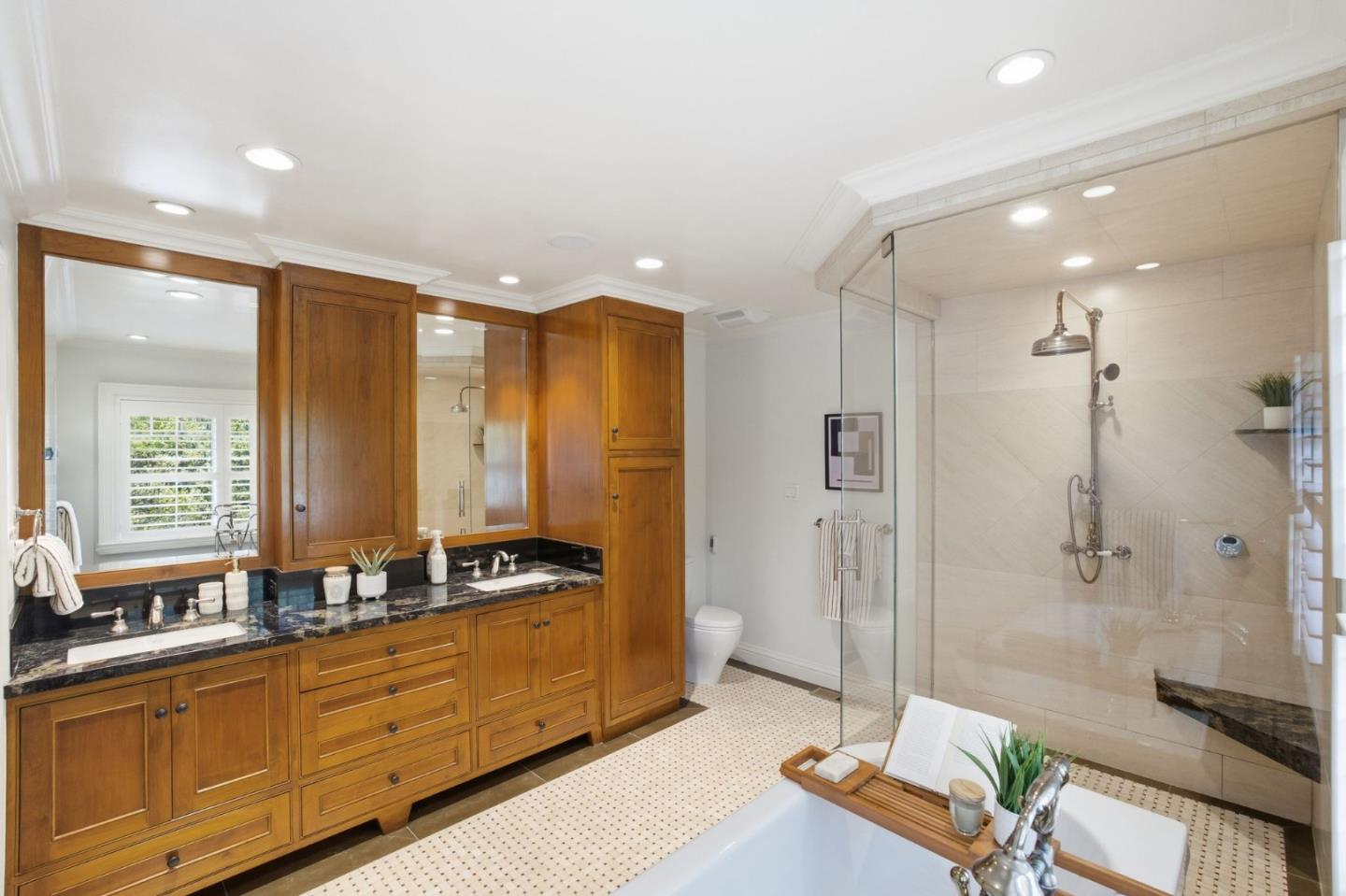 Detail Gallery Image 30 of 47 For 10 Alderlee Way, San Carlos,  CA 94070 - 5 Beds | 4/1 Baths