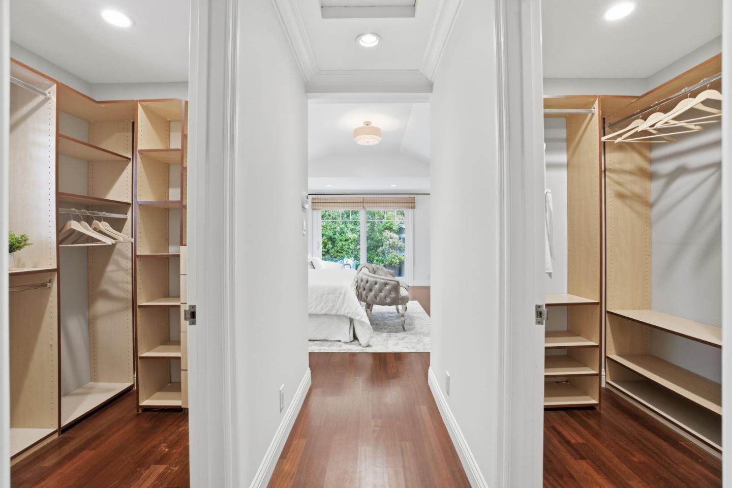 Detail Gallery Image 31 of 47 For 10 Alderlee Way, San Carlos,  CA 94070 - 5 Beds | 4/1 Baths