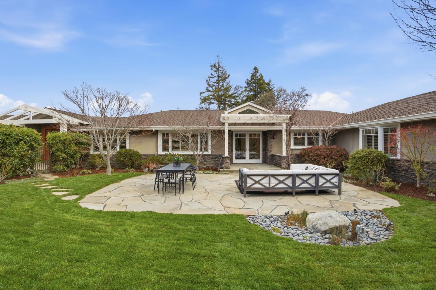 Detail Gallery Image 4 of 47 For 10 Alderlee Way, San Carlos,  CA 94070 - 5 Beds | 4/1 Baths