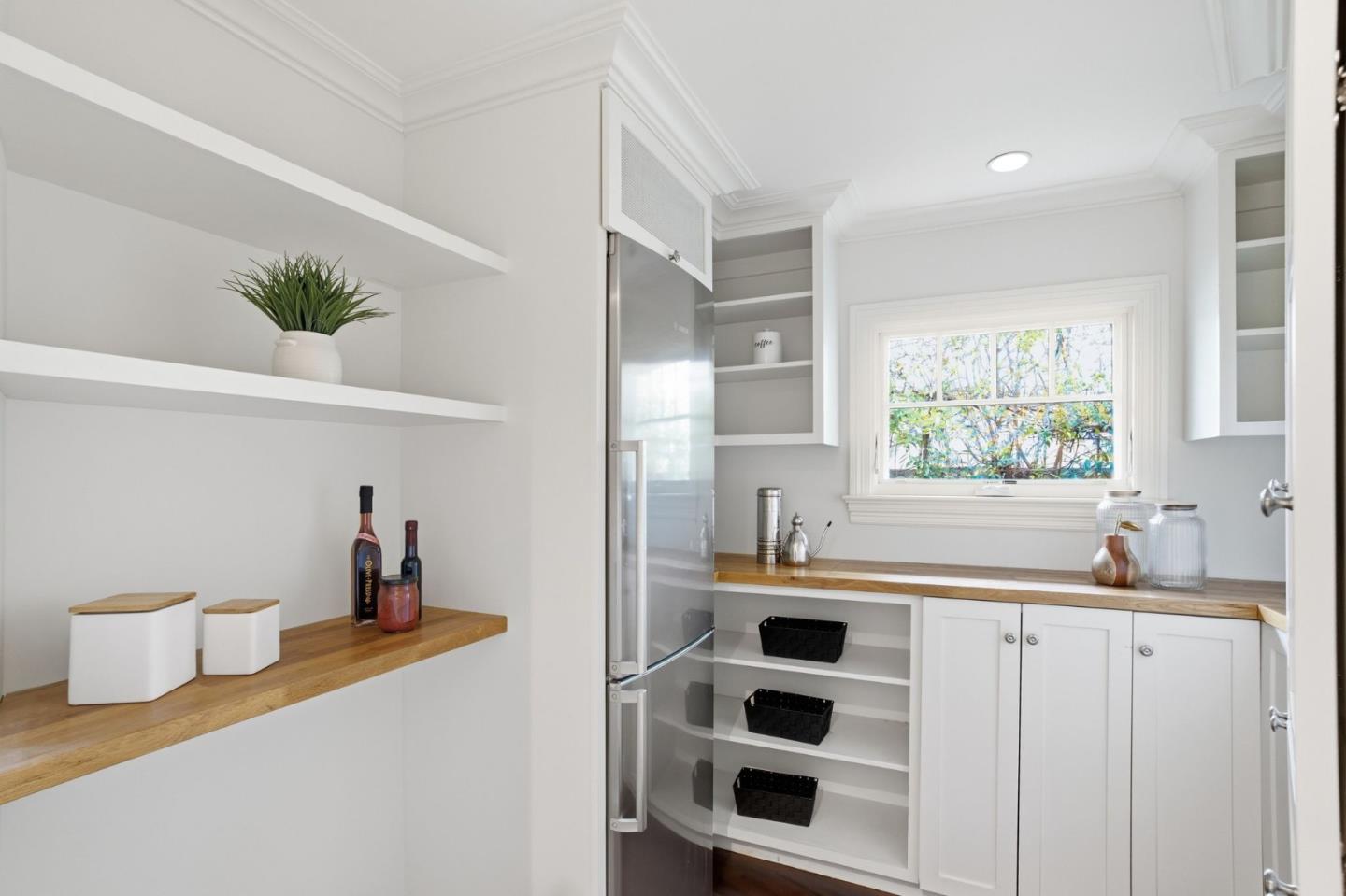 Detail Gallery Image 41 of 47 For 10 Alderlee Way, San Carlos,  CA 94070 - 5 Beds | 4/1 Baths