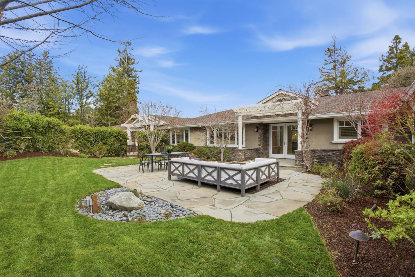 Detail Gallery Image 5 of 47 For 10 Alderlee Way, San Carlos,  CA 94070 - 5 Beds | 4/1 Baths