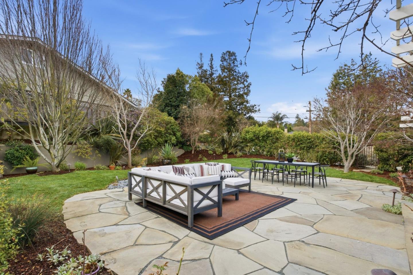 Detail Gallery Image 6 of 47 For 10 Alderlee Way, San Carlos,  CA 94070 - 5 Beds | 4/1 Baths