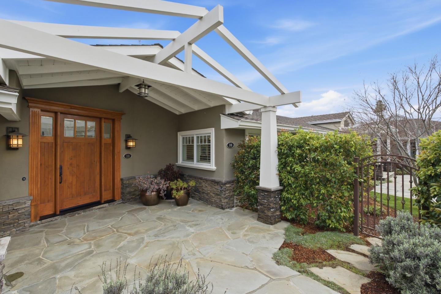 Detail Gallery Image 9 of 47 For 10 Alderlee Way, San Carlos,  CA 94070 - 5 Beds | 4/1 Baths