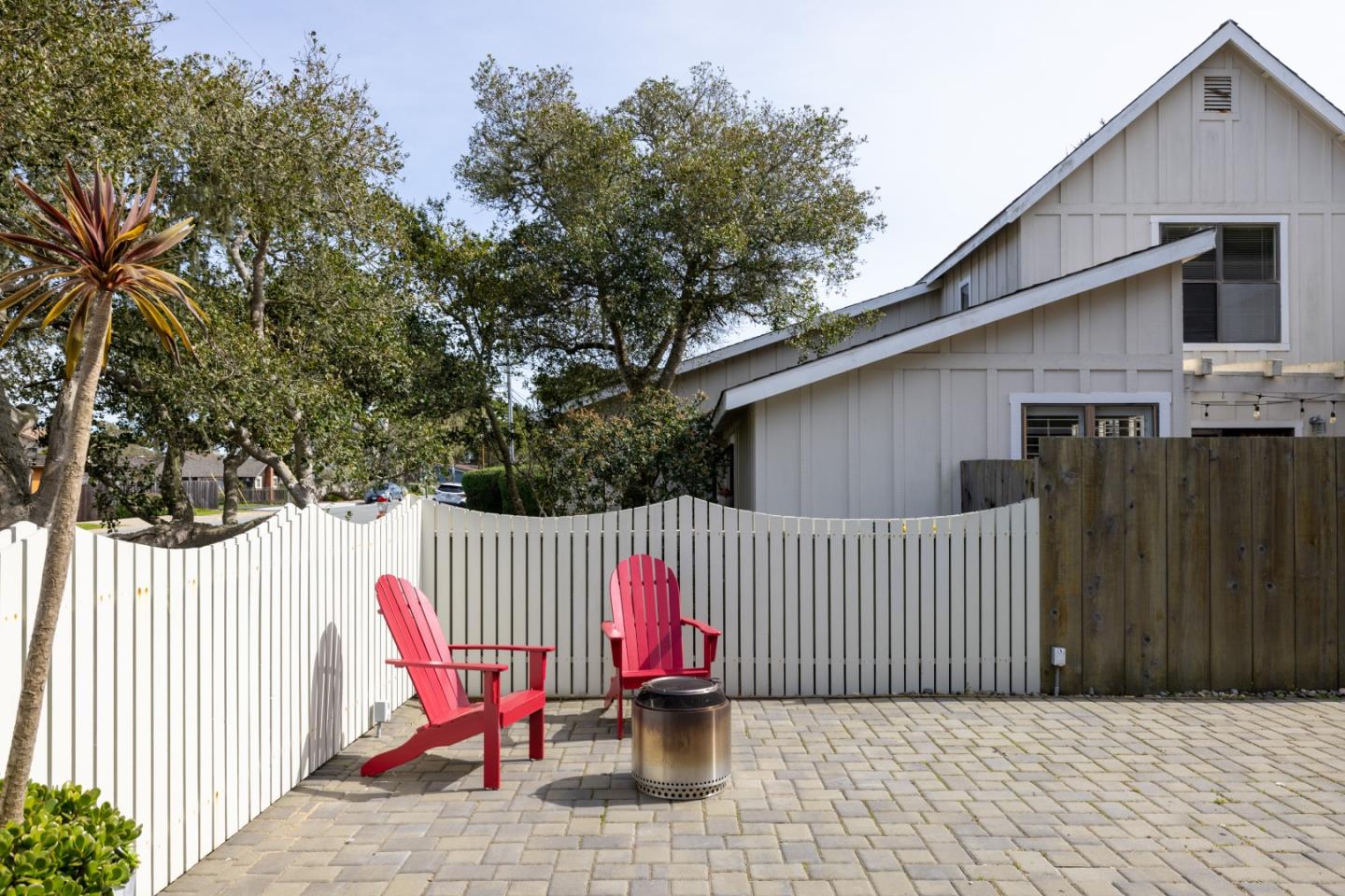 Detail Gallery Image 5 of 44 For 745 Sinex Ave, Pacific Grove,  CA 93950 - 3 Beds | 2 Baths