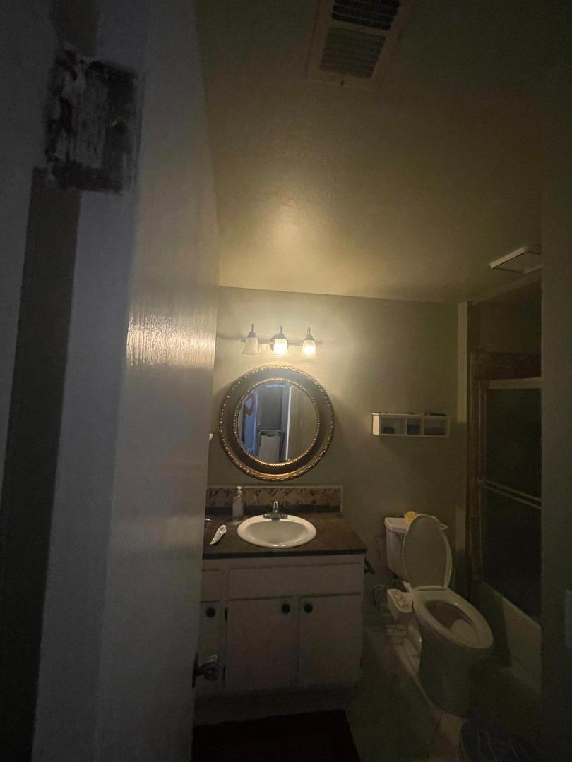 Detail Gallery Image 13 of 15 For 1080 Maywood Ln, Martinez,  CA 94553 - 2 Beds | 1/1 Baths