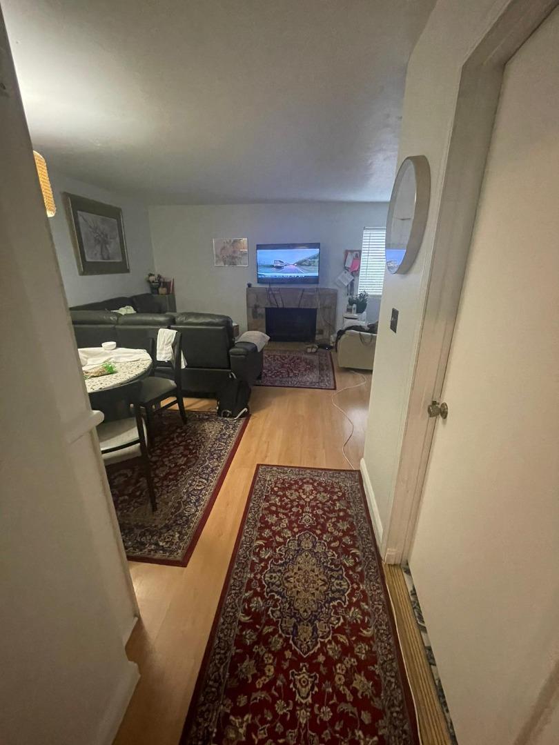 Detail Gallery Image 3 of 15 For 1080 Maywood Ln, Martinez,  CA 94553 - 2 Beds | 1/1 Baths