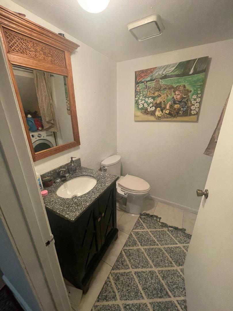 Detail Gallery Image 4 of 15 For 1080 Maywood Ln, Martinez,  CA 94553 - 2 Beds | 1/1 Baths