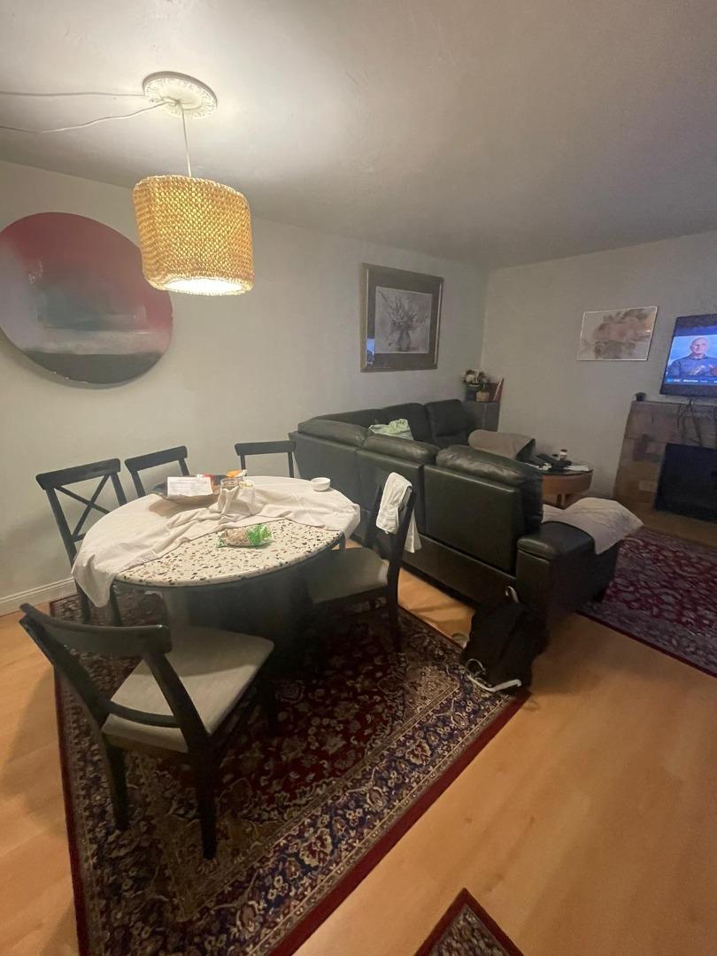 Detail Gallery Image 5 of 15 For 1080 Maywood Ln, Martinez,  CA 94553 - 2 Beds | 1/1 Baths