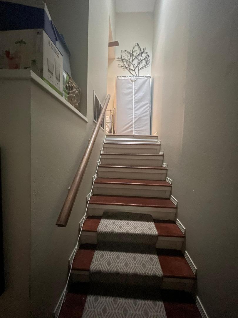 Detail Gallery Image 9 of 15 For 1080 Maywood Ln, Martinez,  CA 94553 - 2 Beds | 1/1 Baths