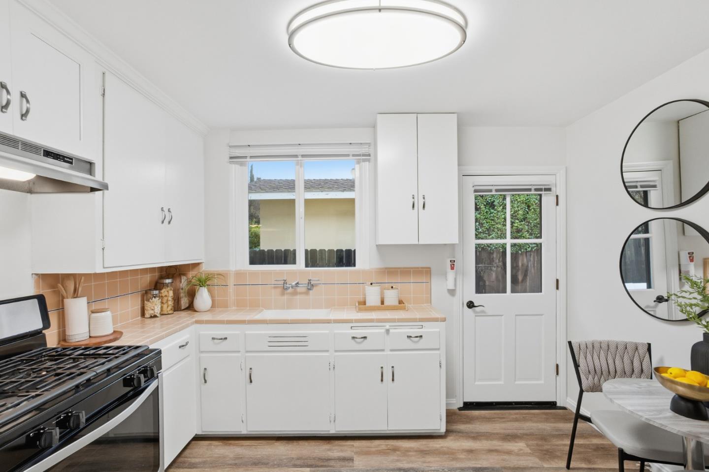 Detail Gallery Image 11 of 52 For 200 Anita Rd, Burlingame,  CA 94010 - – Beds | – Baths