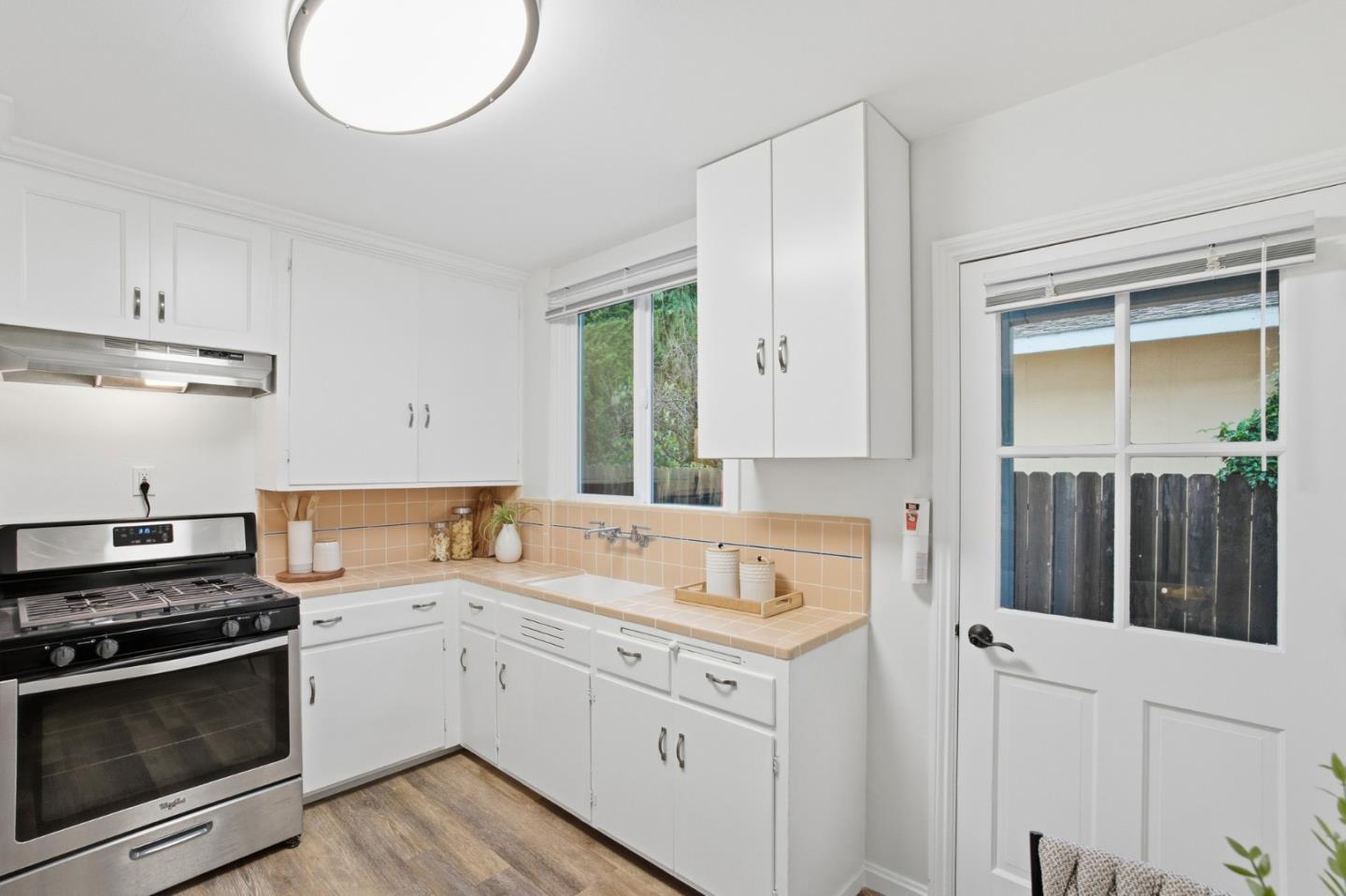 Detail Gallery Image 15 of 52 For 200 Anita Rd, Burlingame,  CA 94010 - – Beds | – Baths