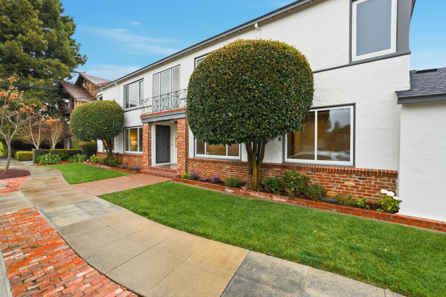 Detail Gallery Image 2 of 52 For 200 Anita Rd, Burlingame,  CA 94010 - – Beds | – Baths