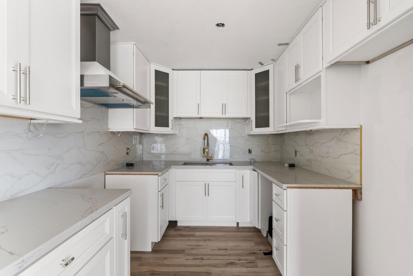 Detail Gallery Image 10 of 21 For 873 University St, San Francisco,  CA 94134 - 4 Beds | 2 Baths