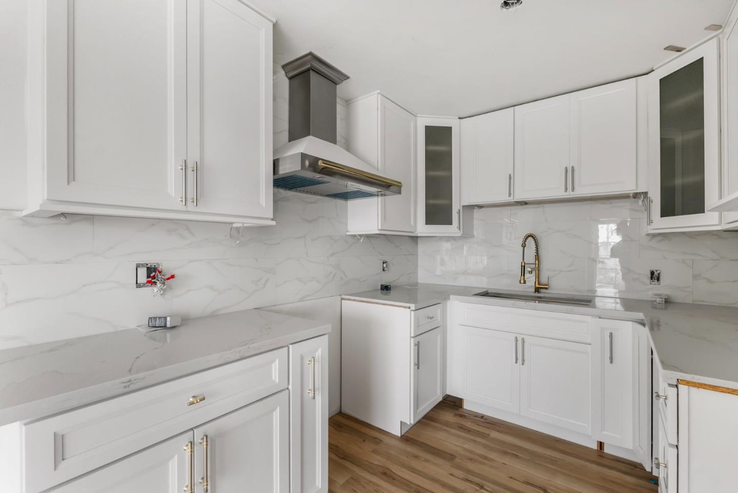 Detail Gallery Image 11 of 21 For 873 University St, San Francisco,  CA 94134 - 4 Beds | 2 Baths