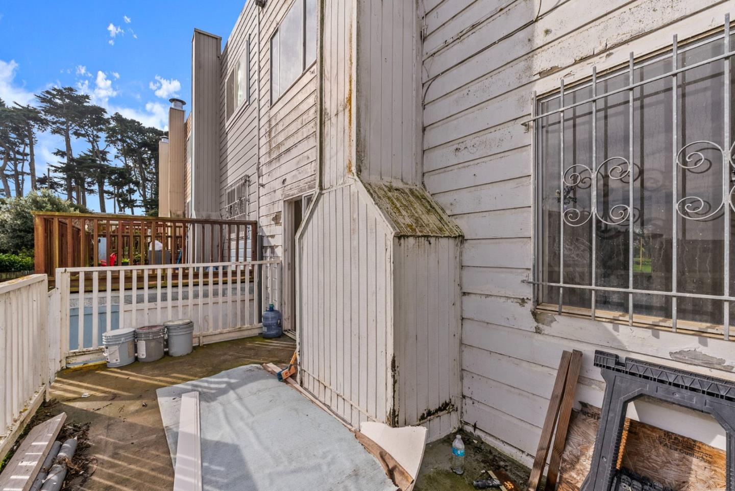 Detail Gallery Image 13 of 21 For 873 University St, San Francisco,  CA 94134 - 4 Beds | 2 Baths