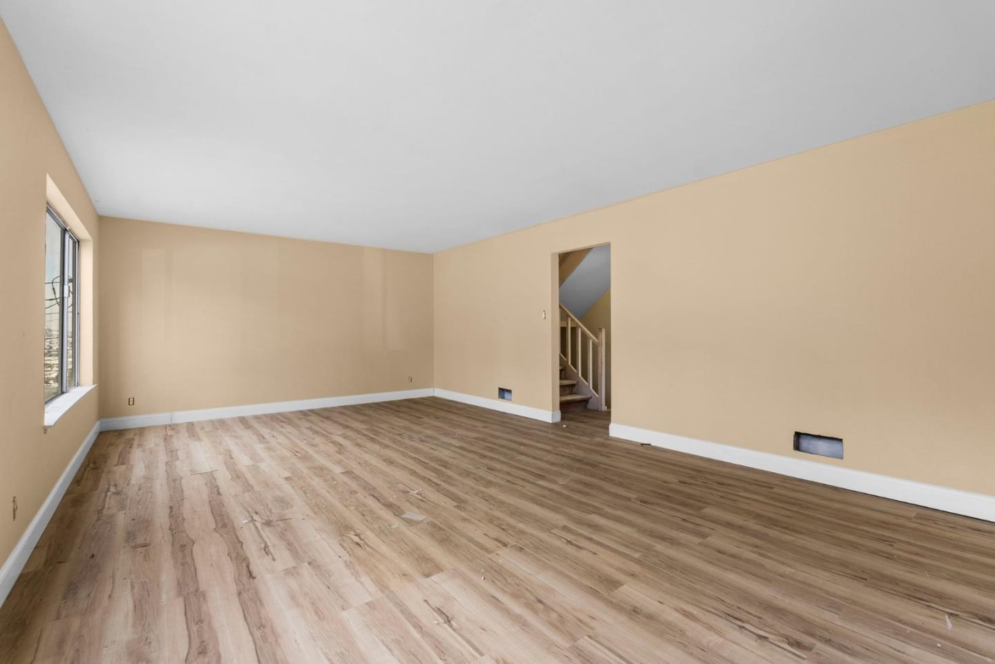 Detail Gallery Image 6 of 21 For 873 University St, San Francisco,  CA 94134 - 4 Beds | 2 Baths