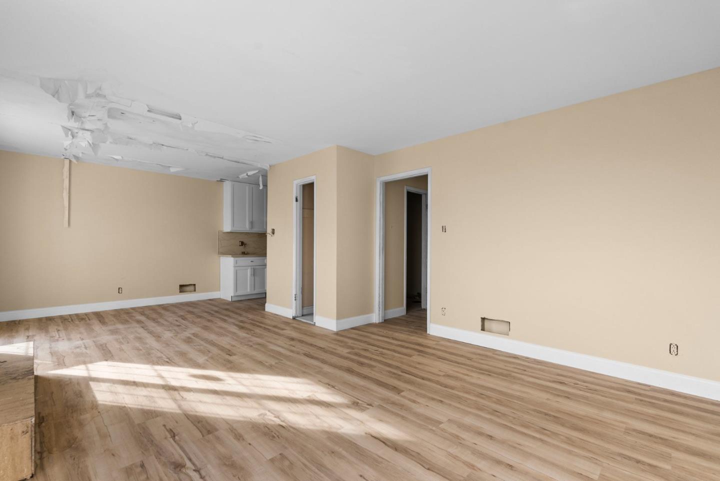 Detail Gallery Image 8 of 21 For 873 University St, San Francisco,  CA 94134 - 4 Beds | 2 Baths