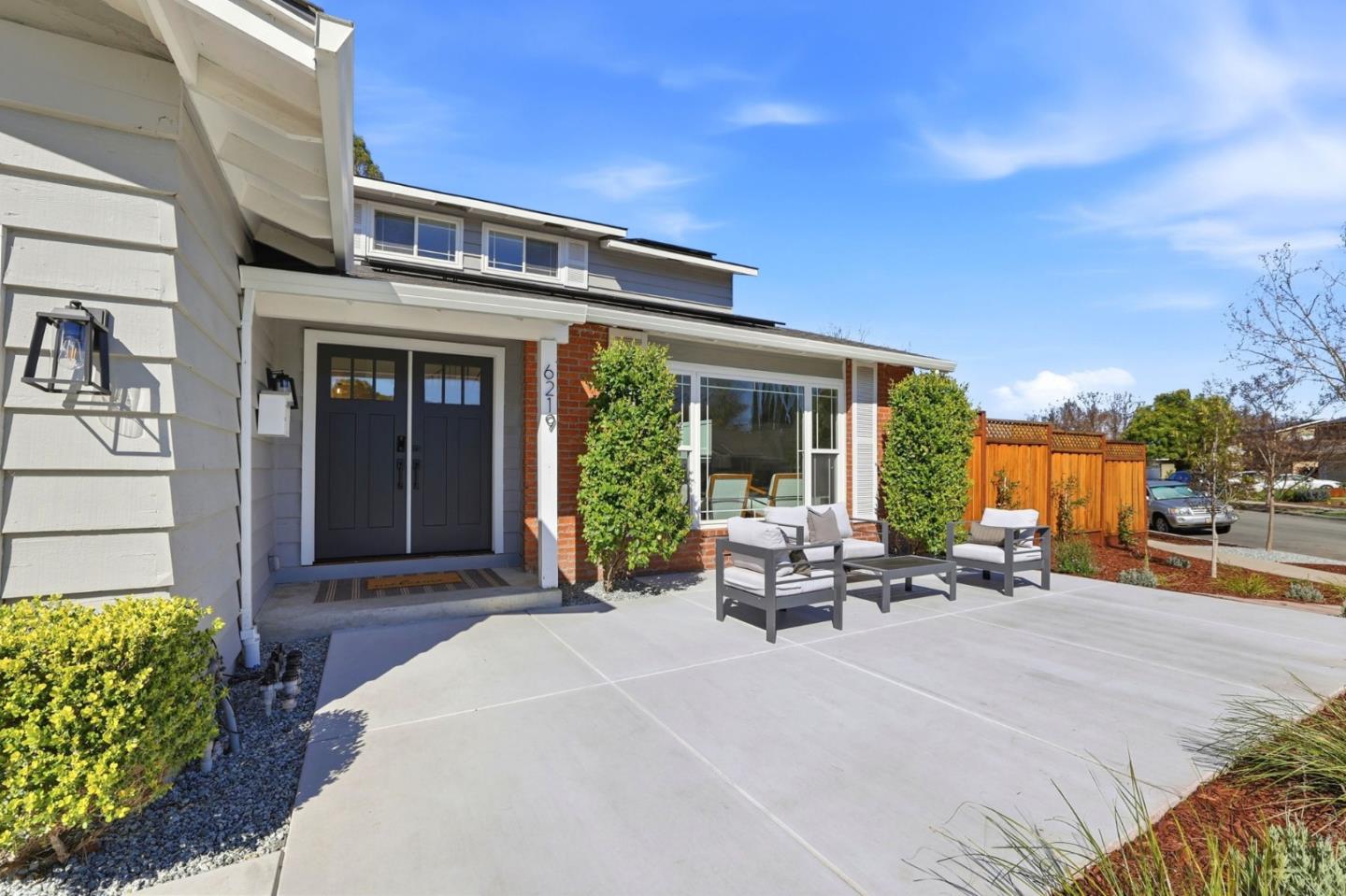 Detail Gallery Image 3 of 41 For 6219 Evangeline Dr, San Jose,  CA 95123 - 5 Beds | 3 Baths