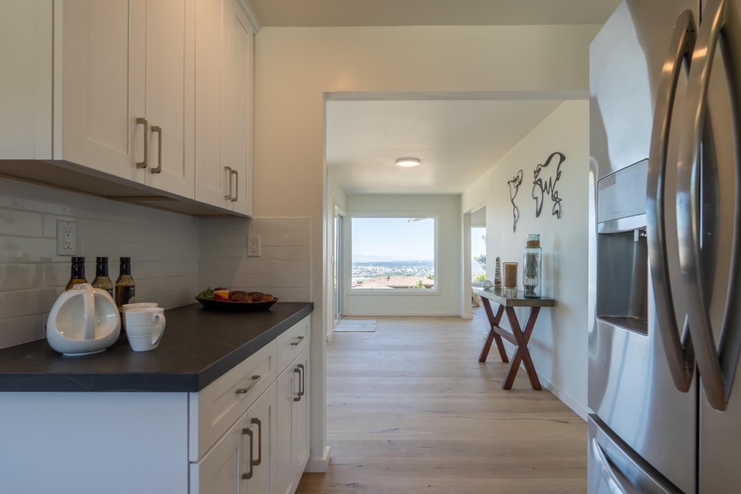 Detail Gallery Image 16 of 62 For 15 Buckland Ct, San Carlos,  CA 94070 - 3 Beds | 2/1 Baths