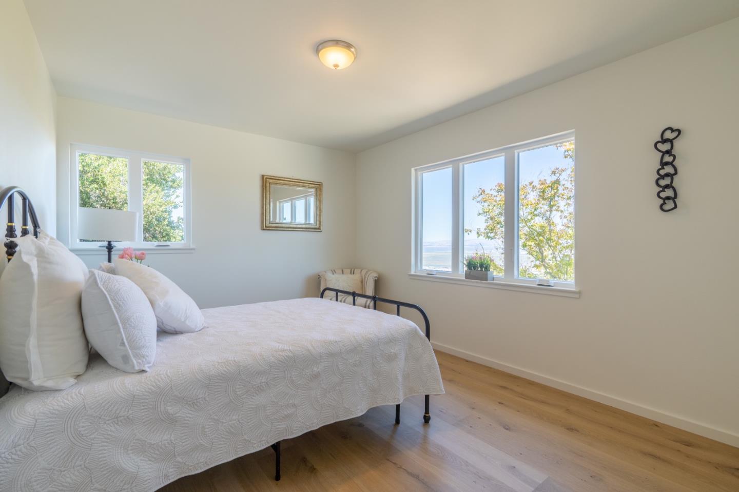 Detail Gallery Image 29 of 62 For 15 Buckland Ct, San Carlos,  CA 94070 - 3 Beds | 2/1 Baths