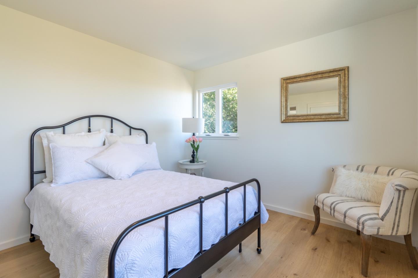 Detail Gallery Image 30 of 62 For 15 Buckland Ct, San Carlos,  CA 94070 - 3 Beds | 2/1 Baths