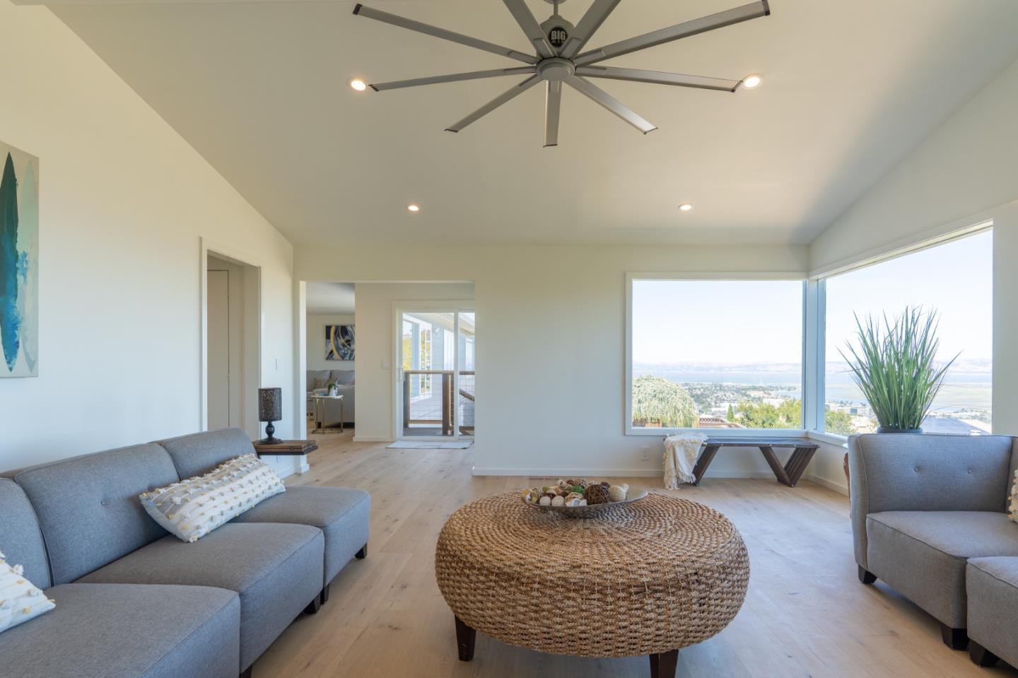 Detail Gallery Image 40 of 62 For 15 Buckland Ct, San Carlos,  CA 94070 - 3 Beds | 2/1 Baths