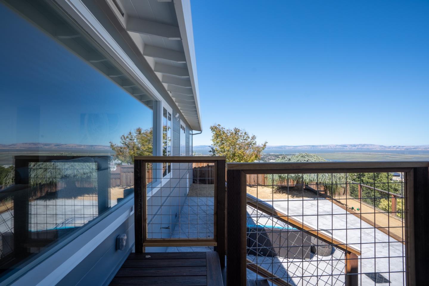 Detail Gallery Image 44 of 62 For 15 Buckland Ct, San Carlos,  CA 94070 - 3 Beds | 2/1 Baths