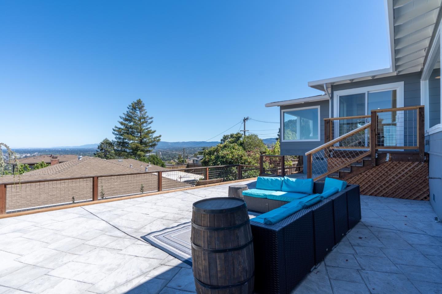 Detail Gallery Image 47 of 62 For 15 Buckland Ct, San Carlos,  CA 94070 - 3 Beds | 2/1 Baths