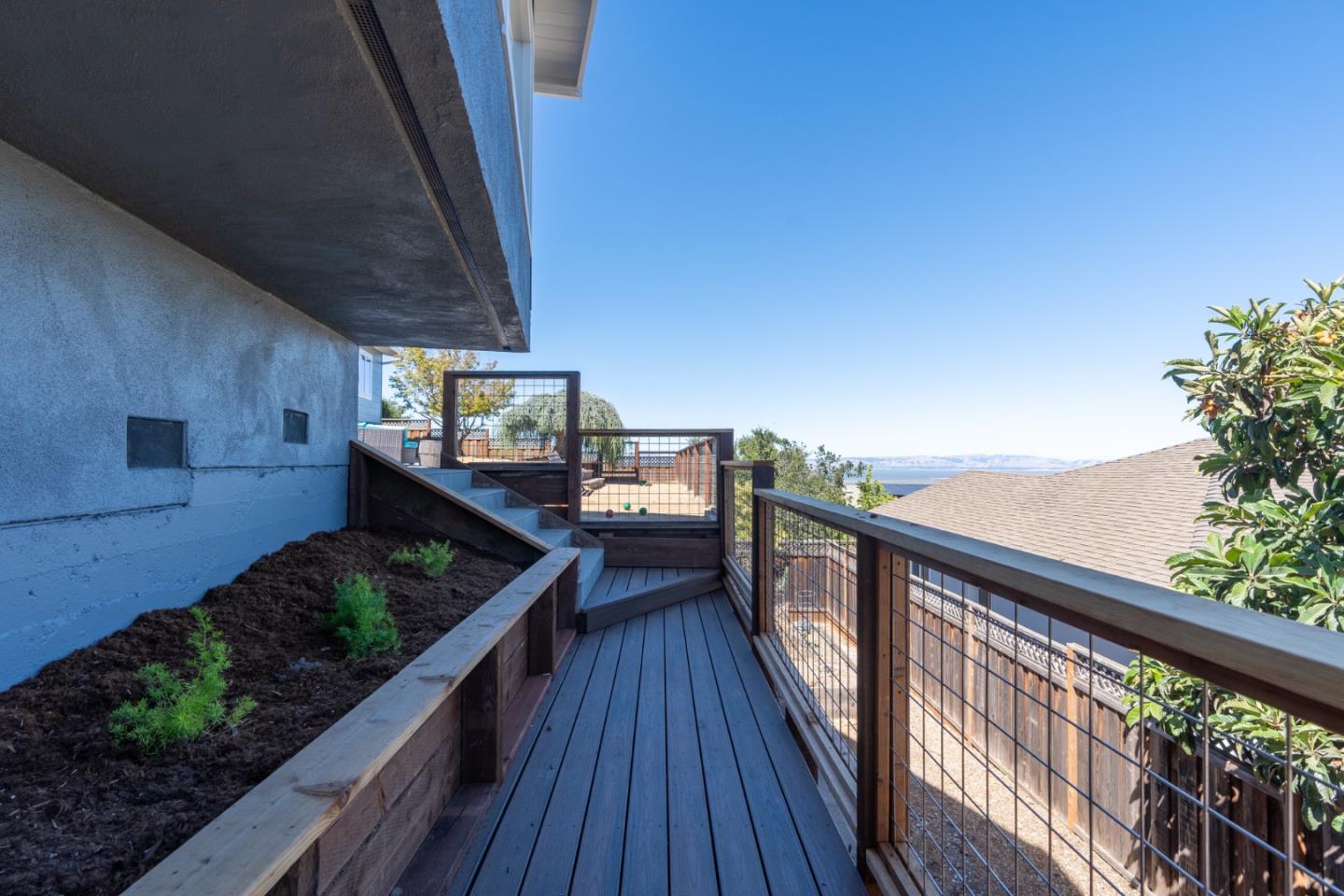 Detail Gallery Image 50 of 62 For 15 Buckland Ct, San Carlos,  CA 94070 - 3 Beds | 2/1 Baths