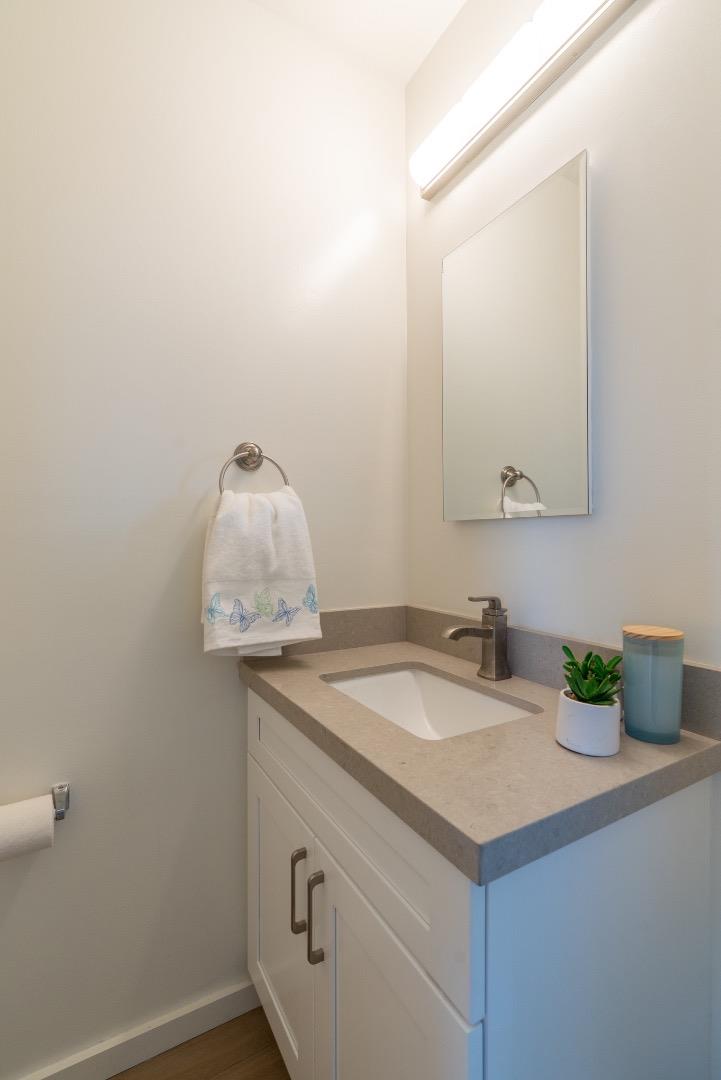 Detail Gallery Image 52 of 62 For 15 Buckland Ct, San Carlos,  CA 94070 - 3 Beds | 2/1 Baths