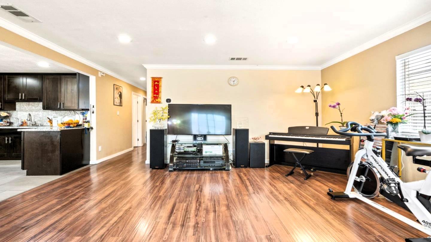 Detail Gallery Image 4 of 22 For 2651 Ophelia Ave, San Jose,  CA 95122 - 4 Beds | 2 Baths