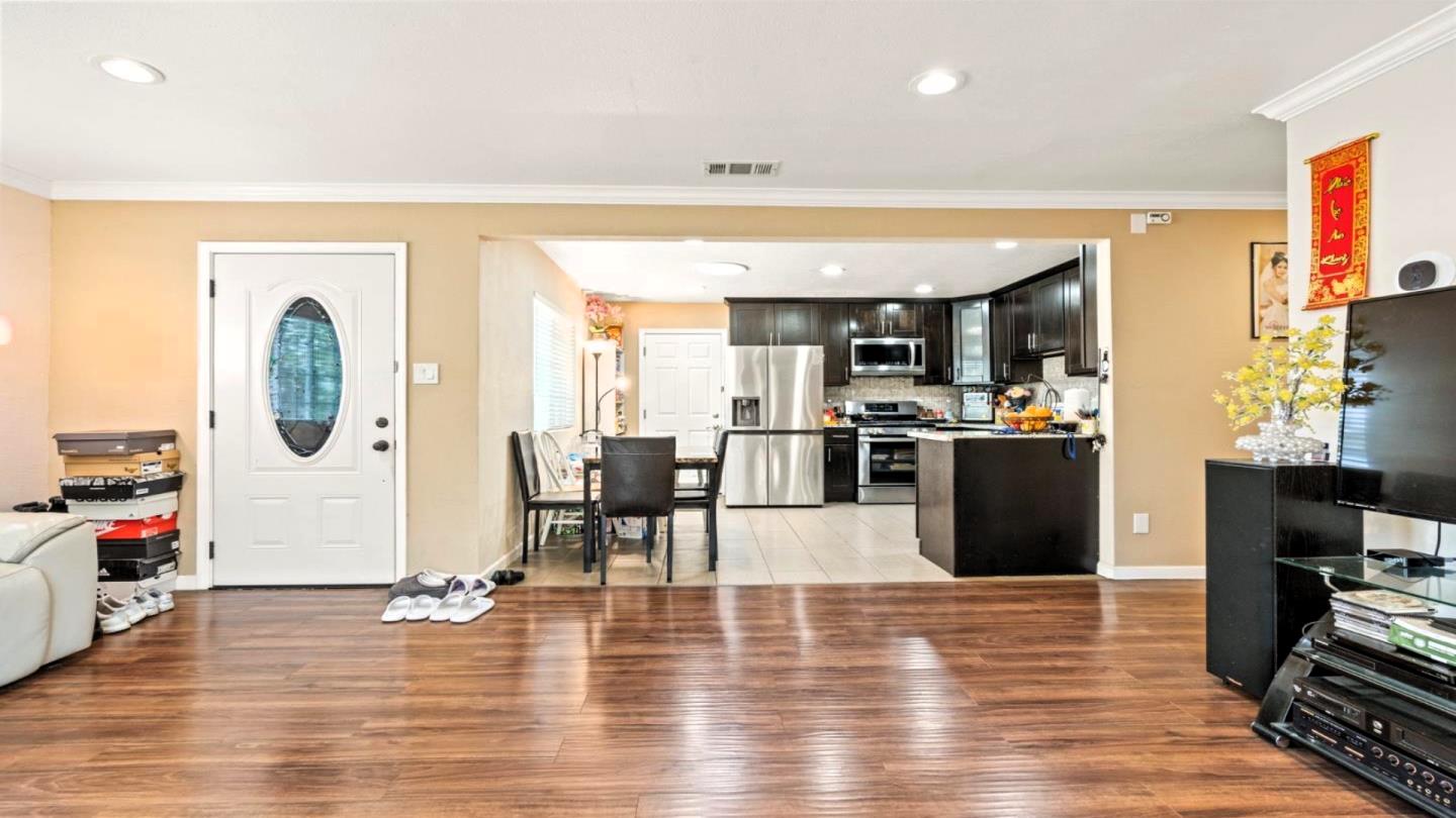 Detail Gallery Image 5 of 22 For 2651 Ophelia Ave, San Jose,  CA 95122 - 4 Beds | 2 Baths