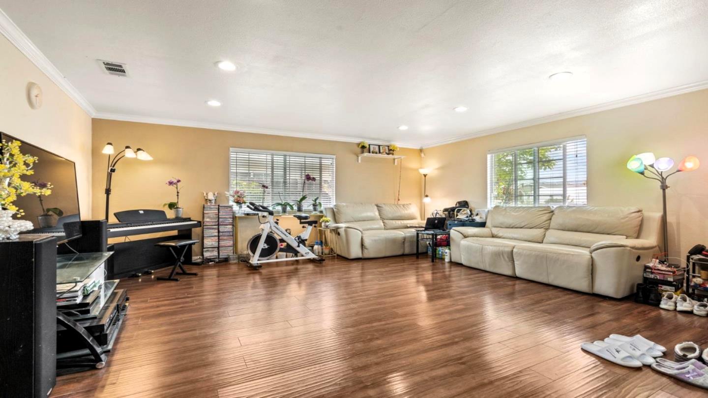 Detail Gallery Image 6 of 22 For 2651 Ophelia Ave, San Jose,  CA 95122 - 4 Beds | 2 Baths