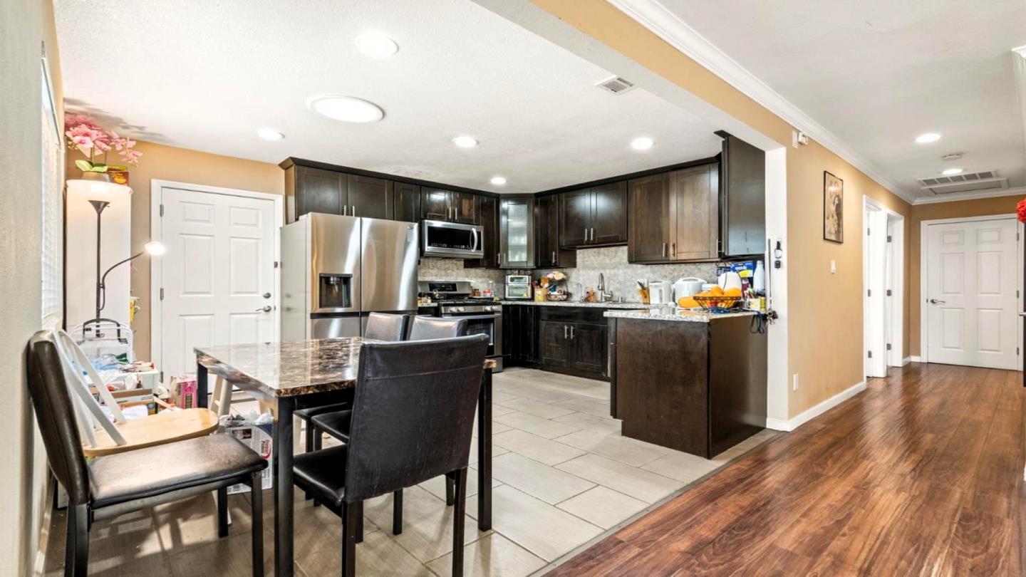 Detail Gallery Image 7 of 22 For 2651 Ophelia Ave, San Jose,  CA 95122 - 4 Beds | 2 Baths