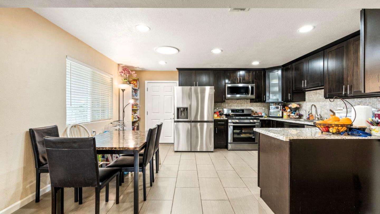 Detail Gallery Image 9 of 22 For 2651 Ophelia Ave, San Jose,  CA 95122 - 4 Beds | 2 Baths