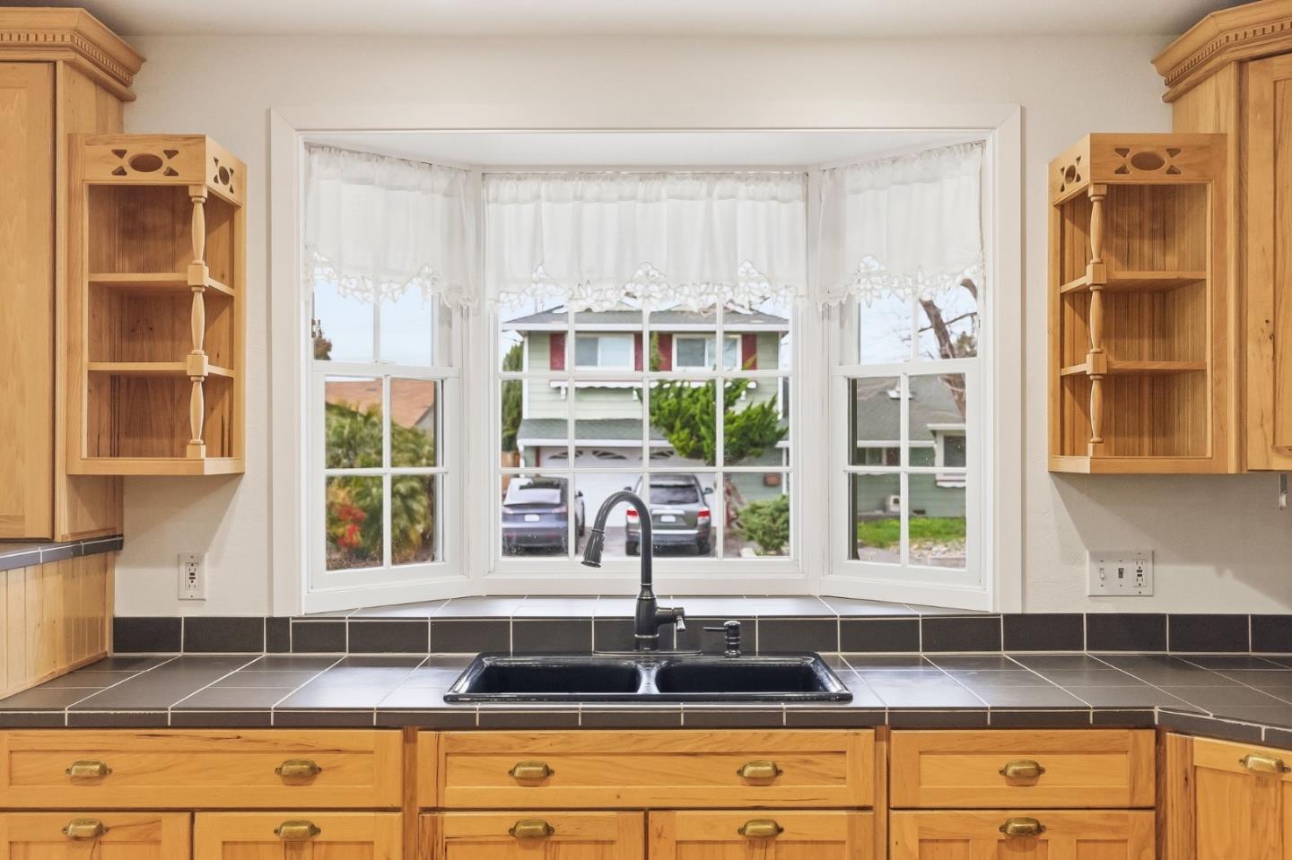 Detail Gallery Image 12 of 47 For 3060 Mark Ave, Santa Clara,  CA 95051 - 3 Beds | 2 Baths